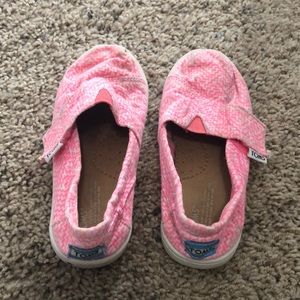 Girls TOMS shoes